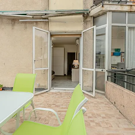 Apartman 10 Minuti A Piedi Dal Mare, Grande Terrazza Con Ombrellone