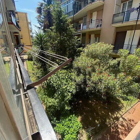 Apartment 10 Minuti A Piedi Dal Mare, Grande Terrazza Con Ombrellone Albisola Superiore