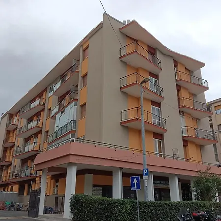 10 Minuti A Piedi Dal Mare, Grande Terrazza Con Ombrellone Apartment Albisola Superiore